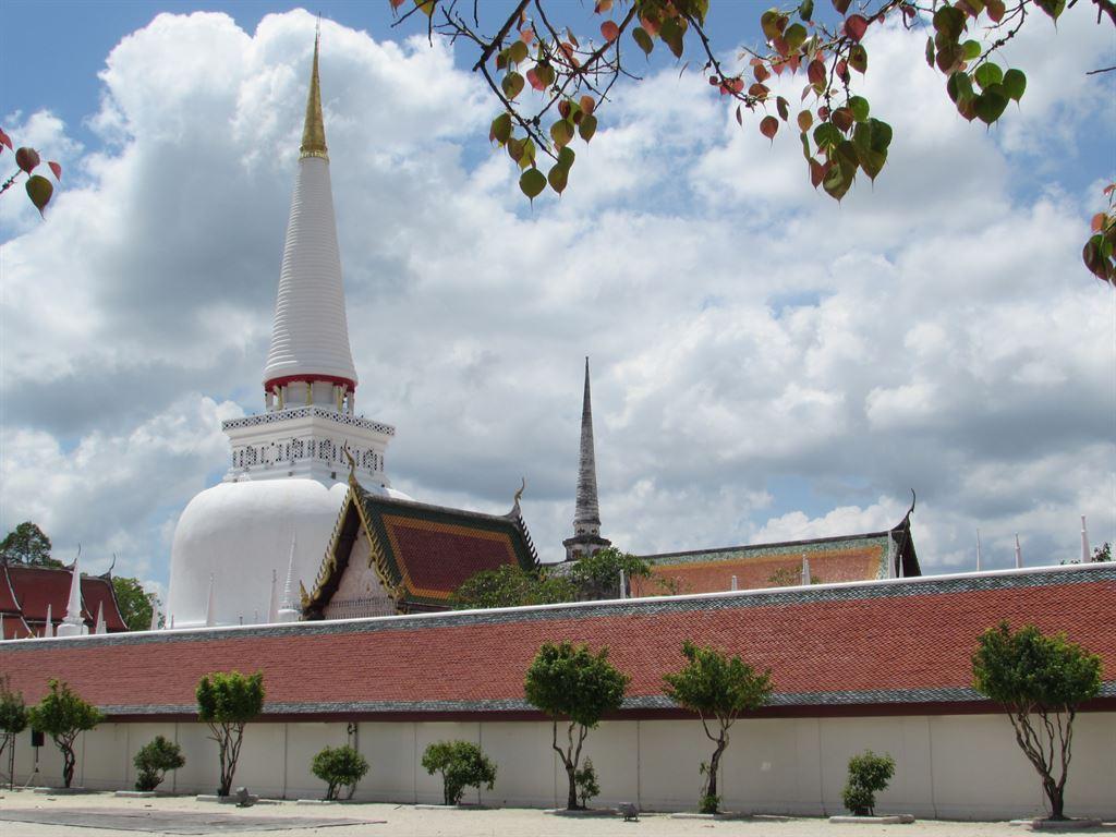 wall&chedi