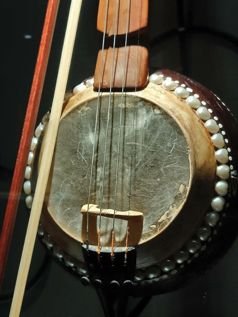 instrument2
