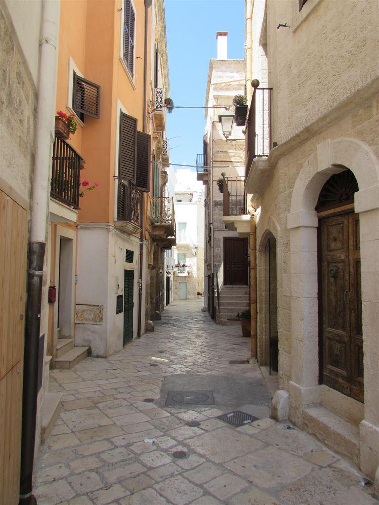 narrowstreet2