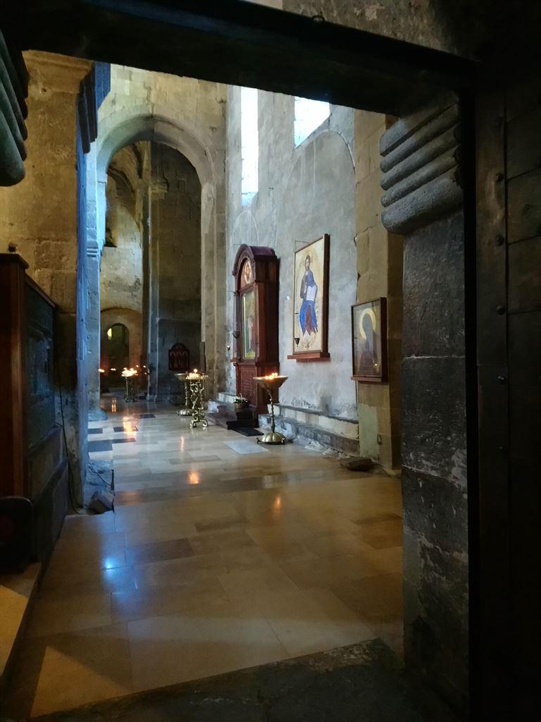 sideaisle