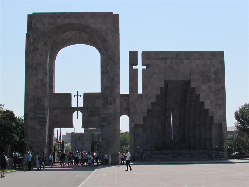 arch&crosses