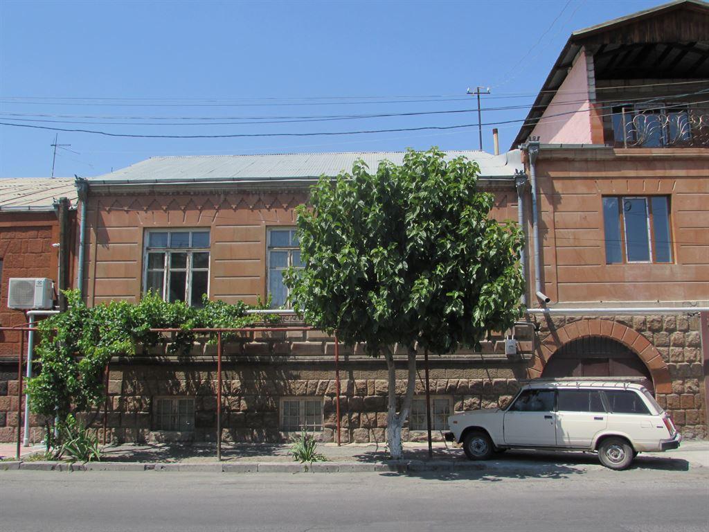 vines&lada