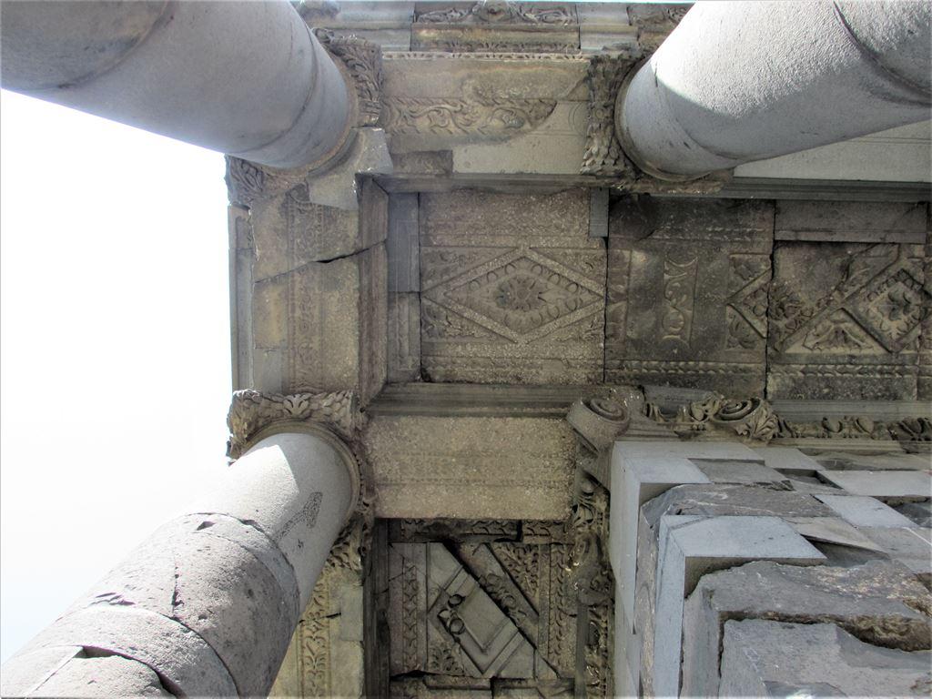 pillars1
