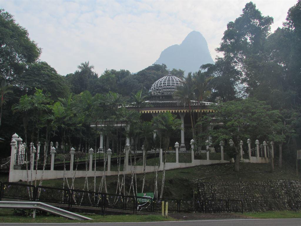 mausoleum1