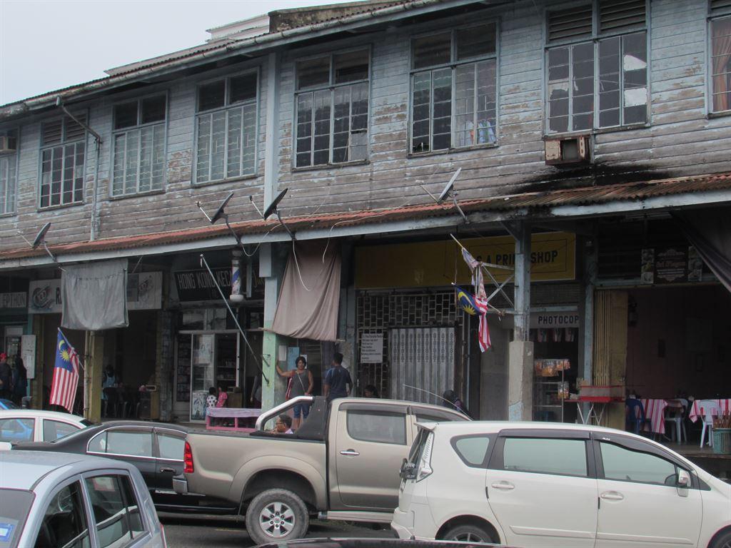 shophouses&cars