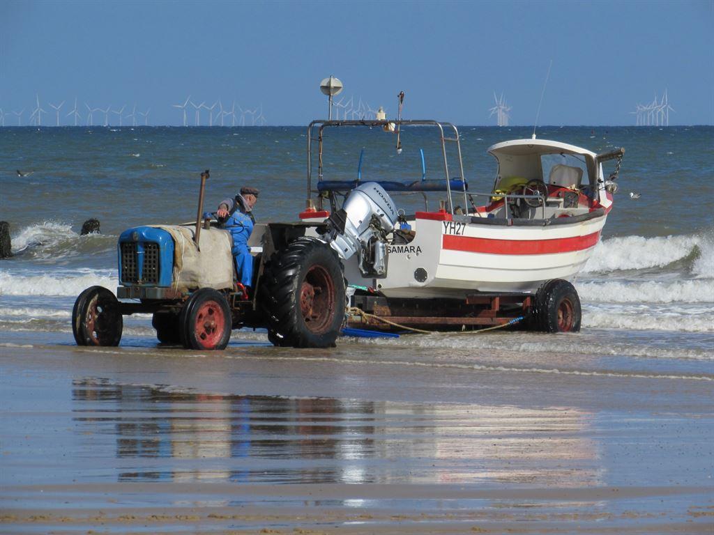 boat&tractor