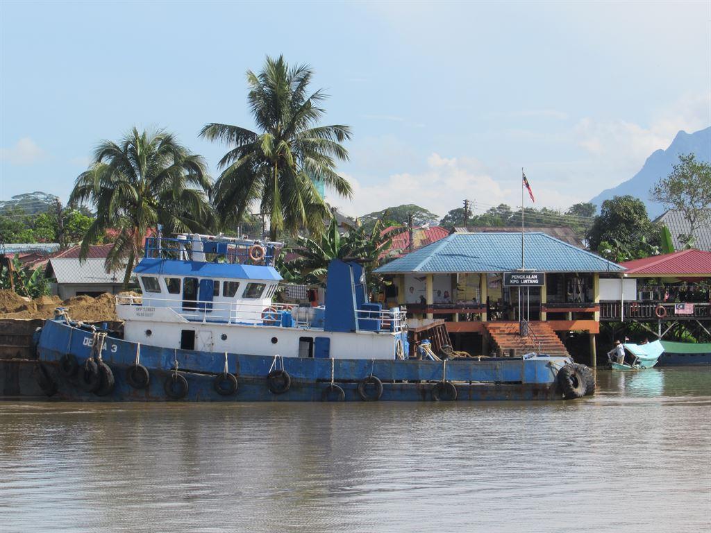 pusherboat1