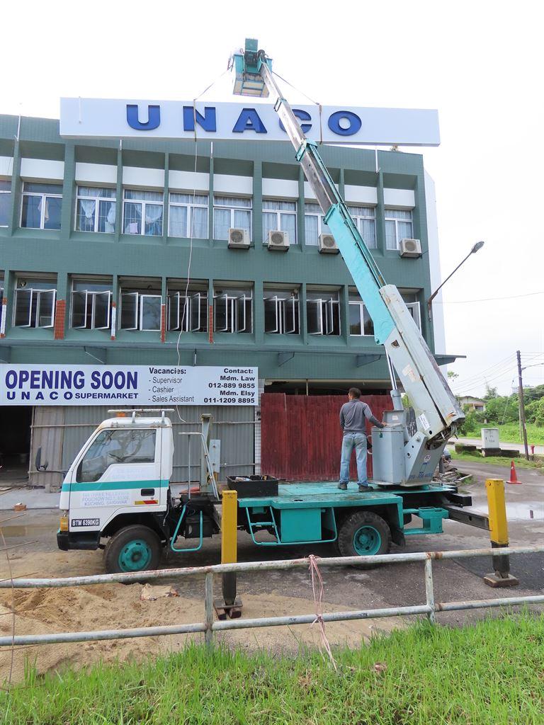 unaco