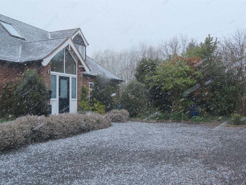 house&snow