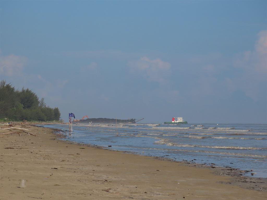 barge1