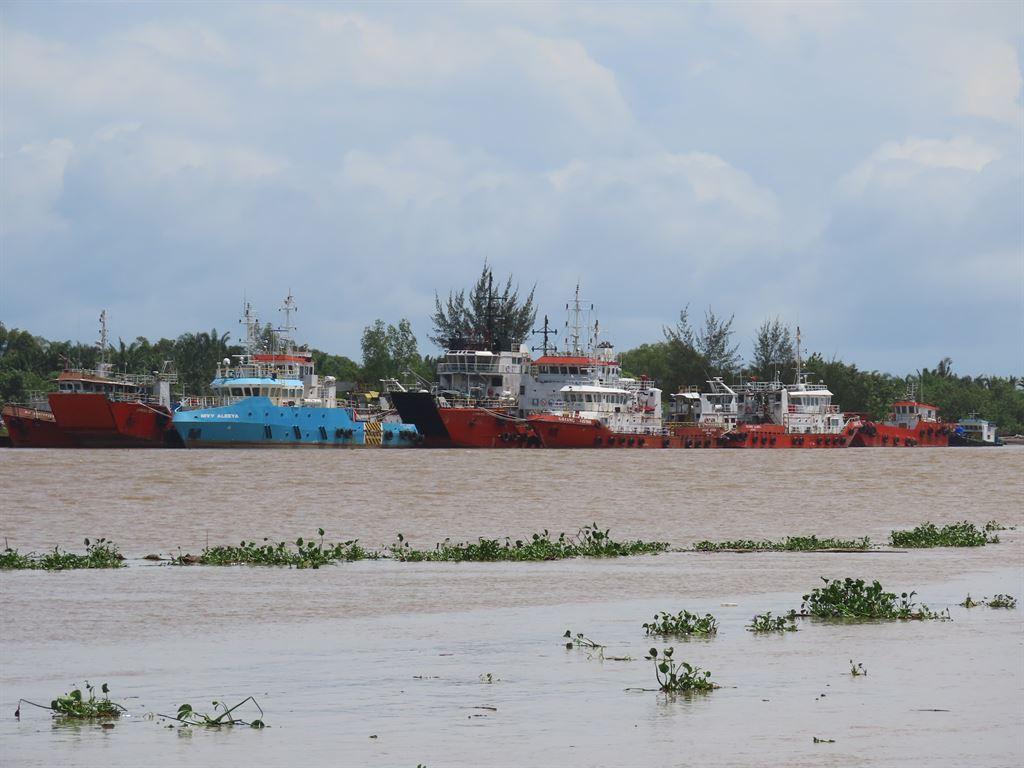 ships