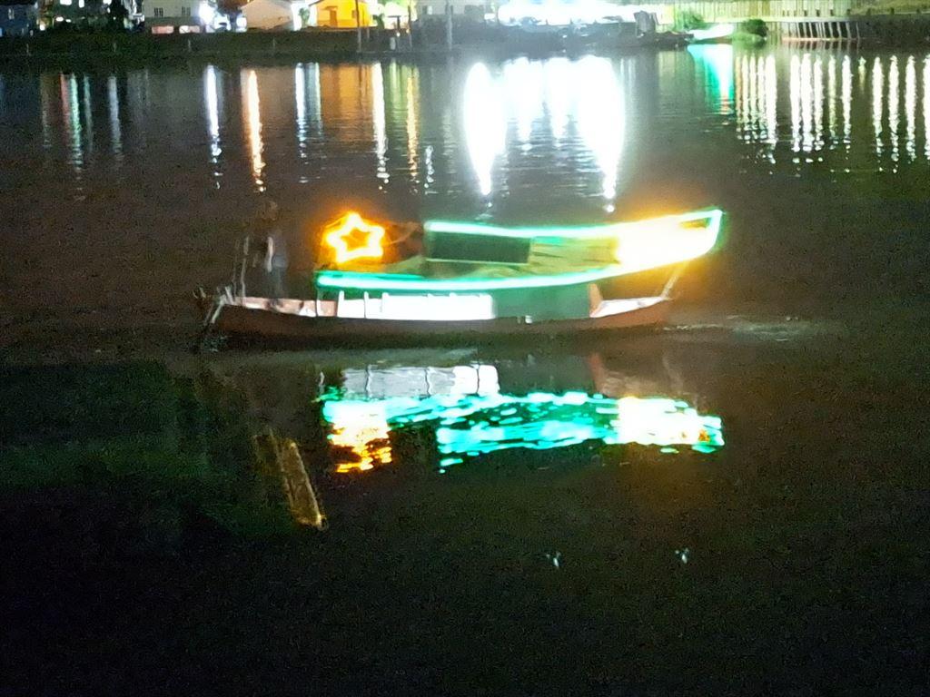 illuminatedboat