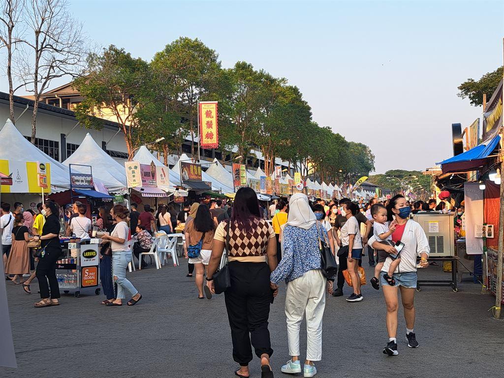 foodfestivalcrowd
