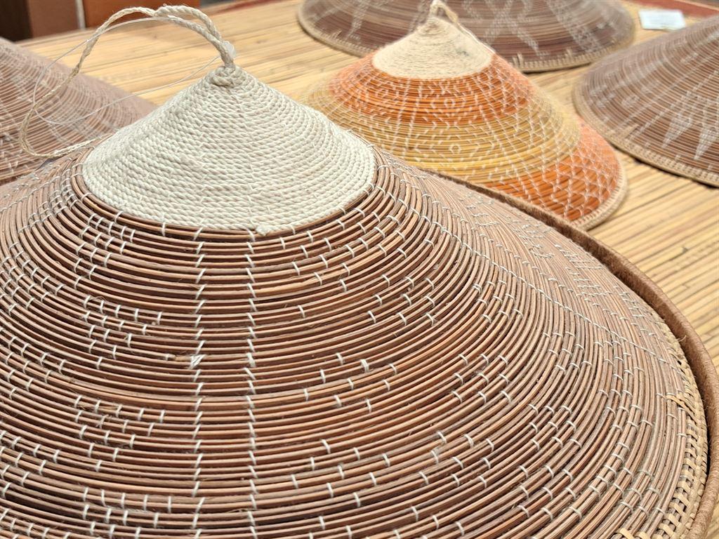 hats2