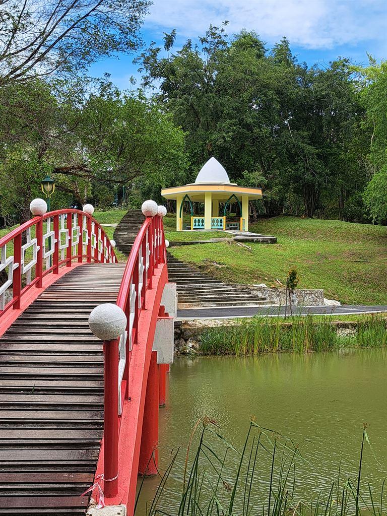 pavilion&bridge