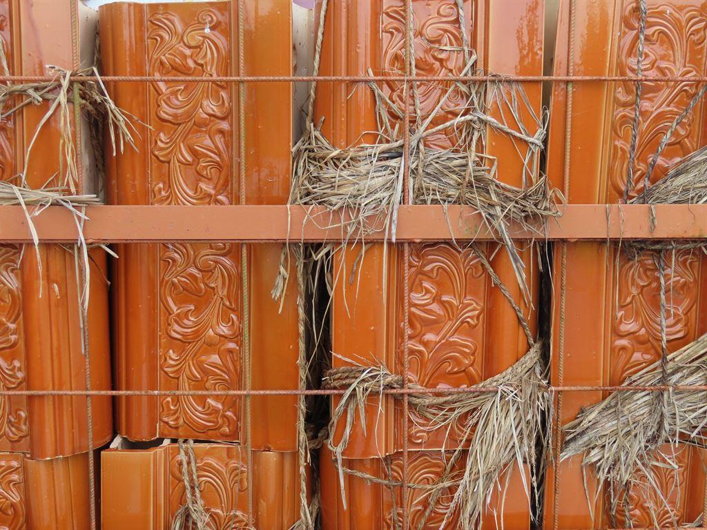 tiles&straw