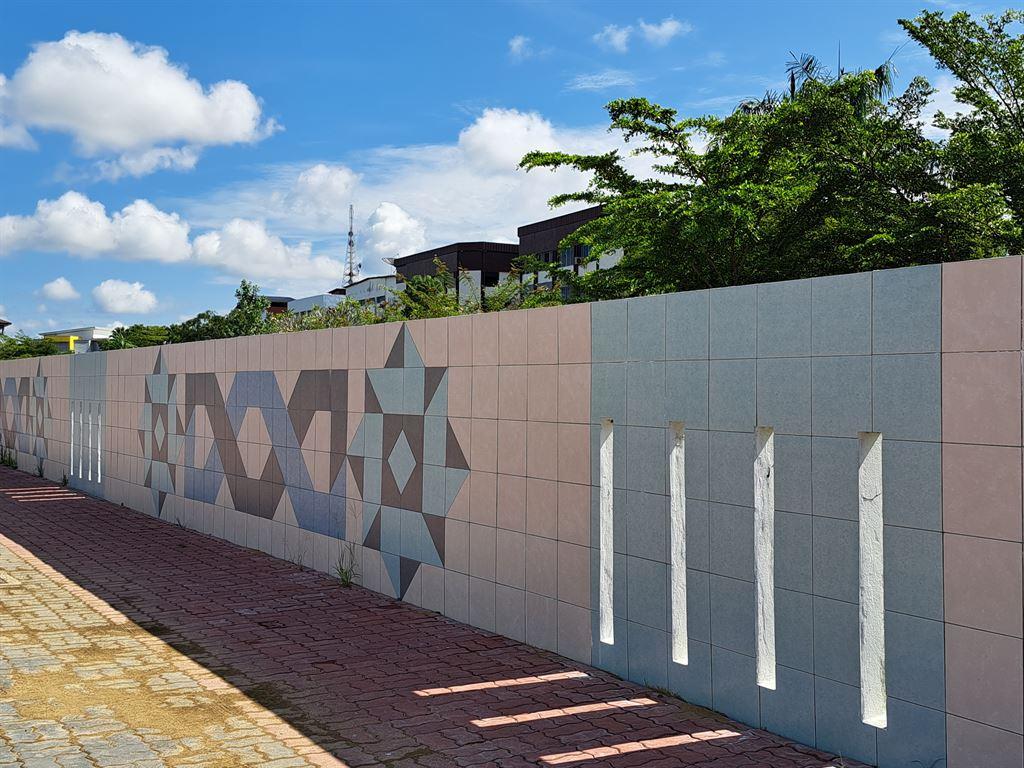 cemeterywall