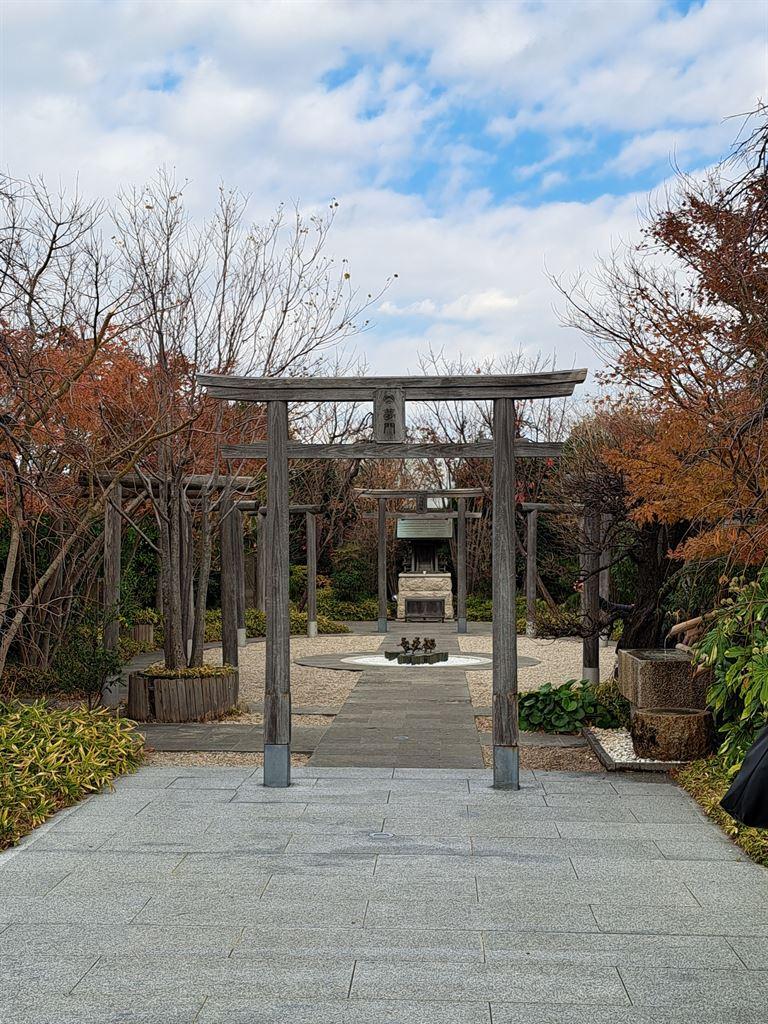 shrinegate
