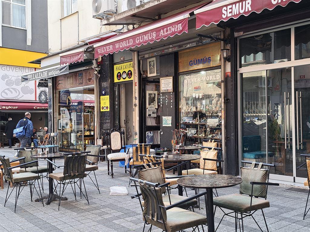 antiquestreet