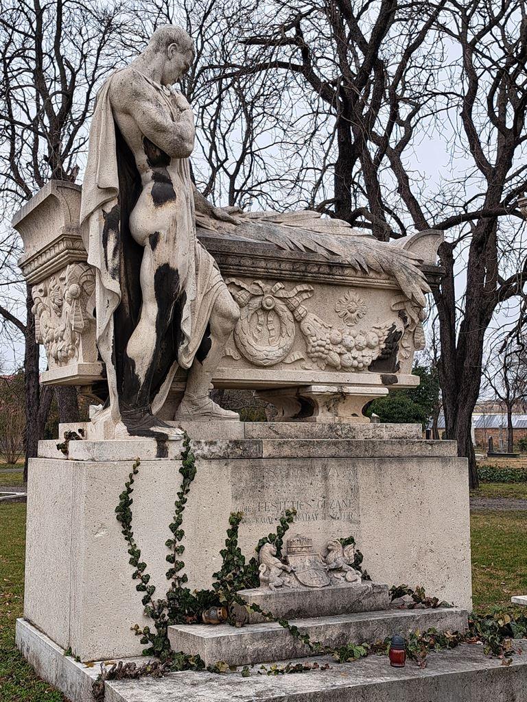 grave1