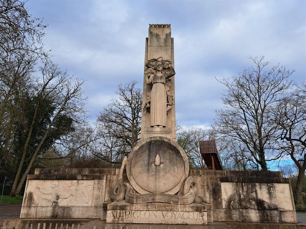 pigeonmonument