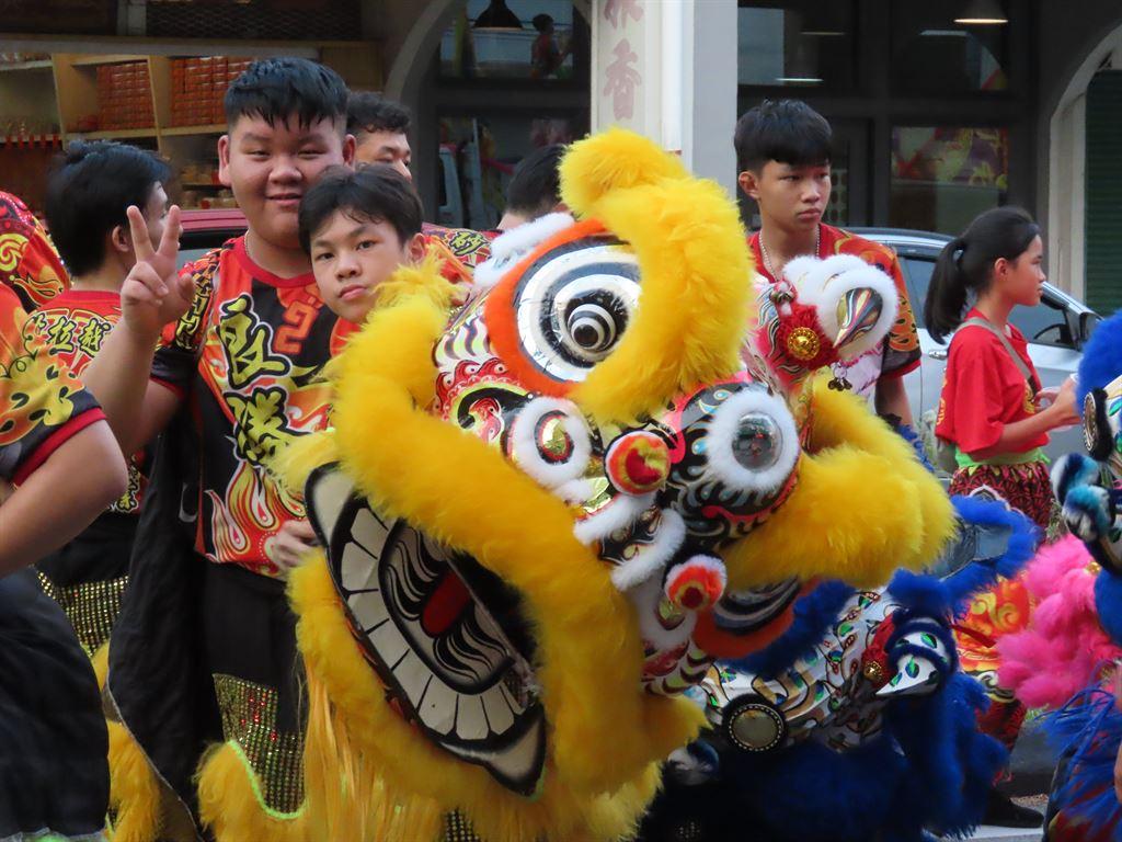 kids&lion