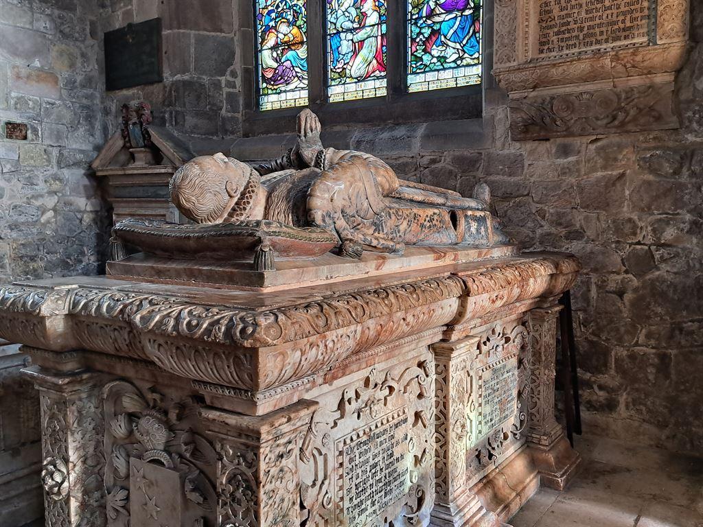 tomb1