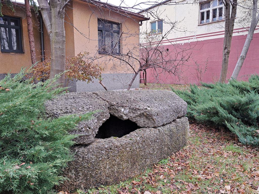 sarcophagus