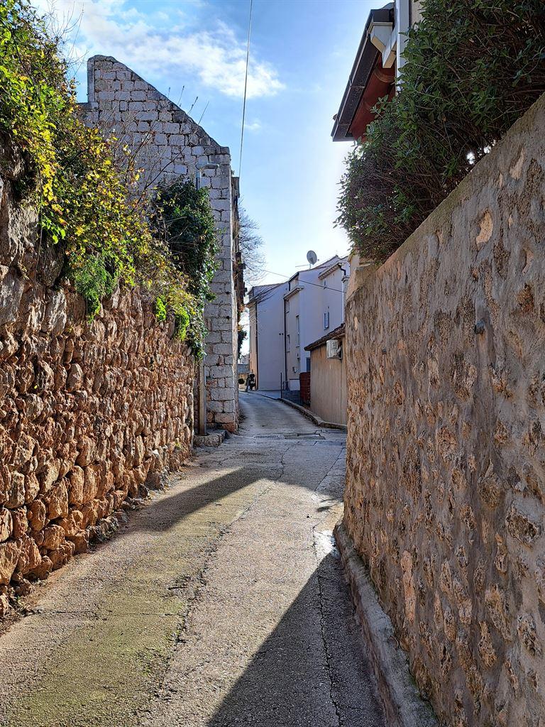 narrow