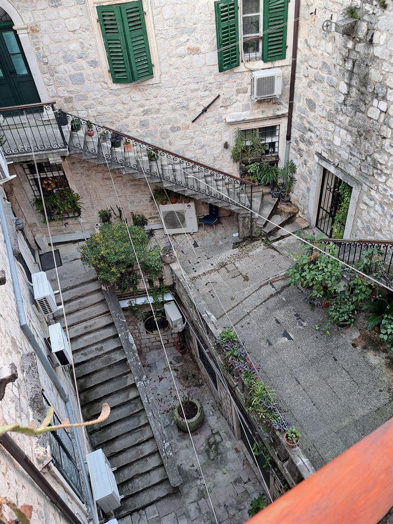 courtyard2