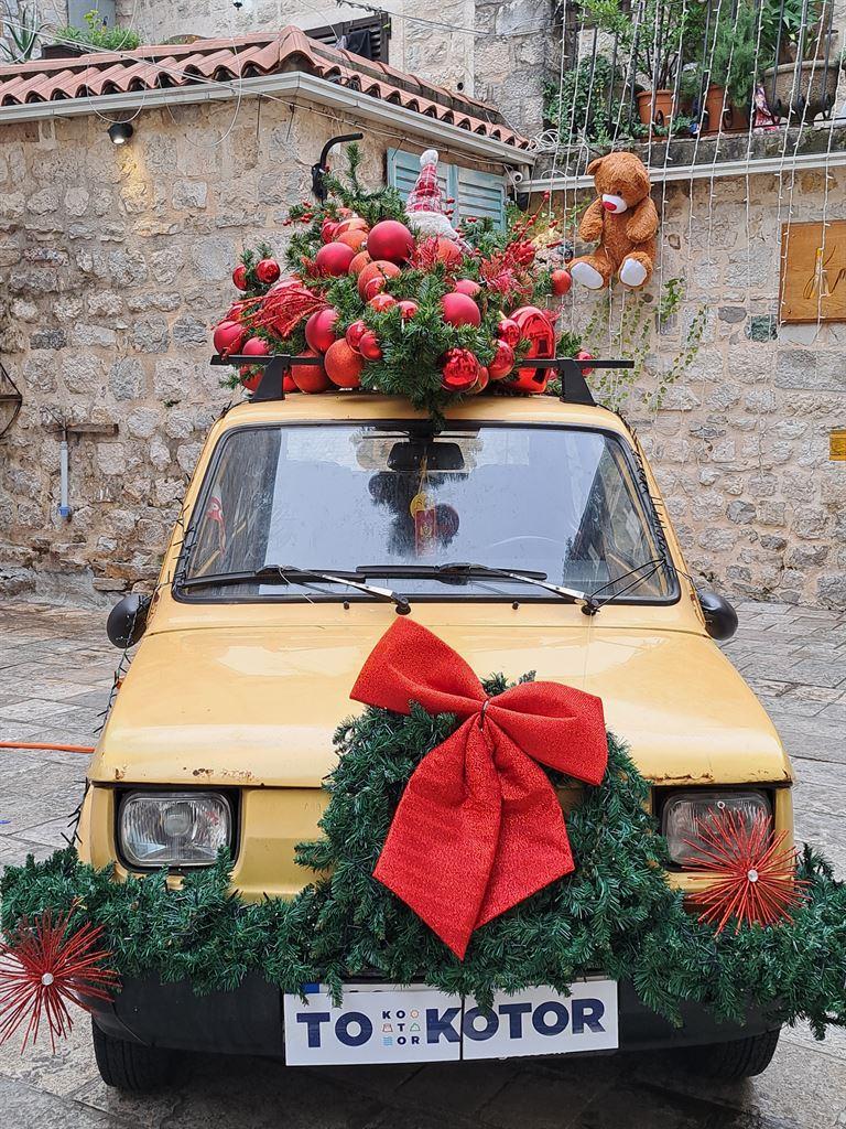 car&bow