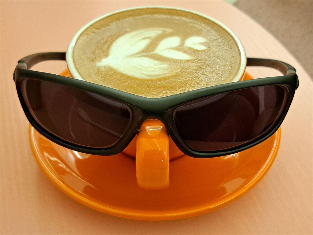 sunnies&cup