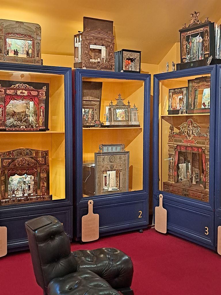 theatredisplay