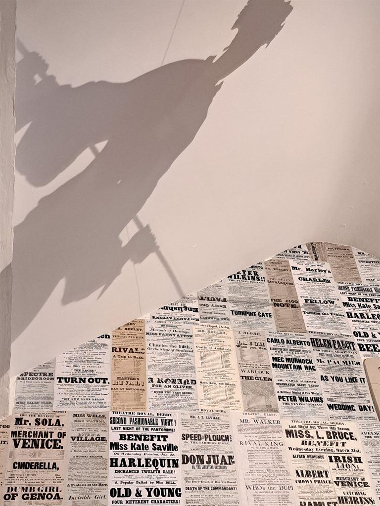 shadow&adverts
