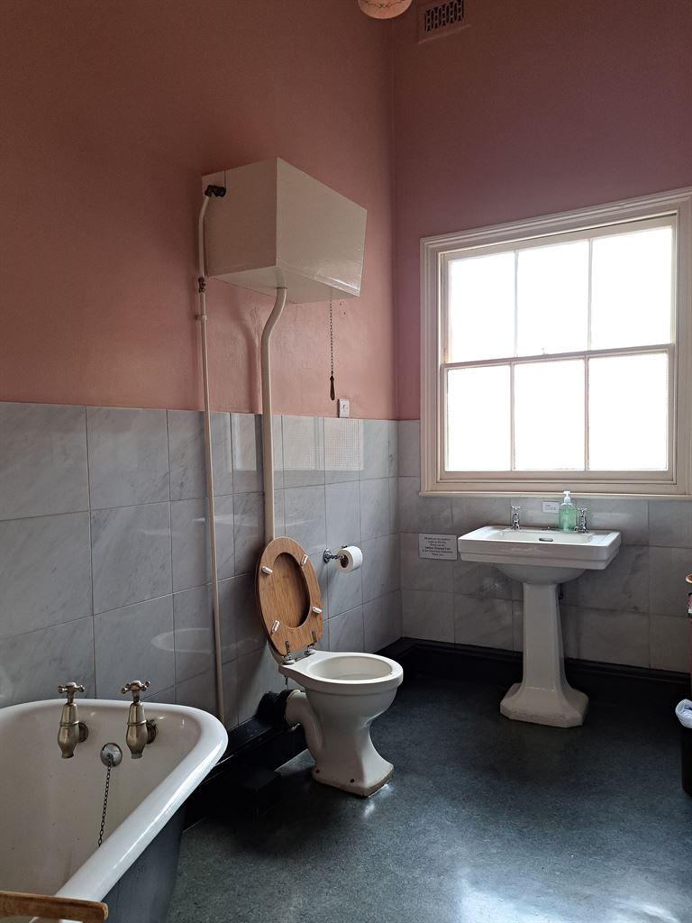 bathroom3