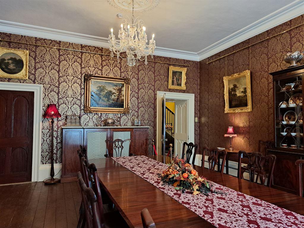 redroom