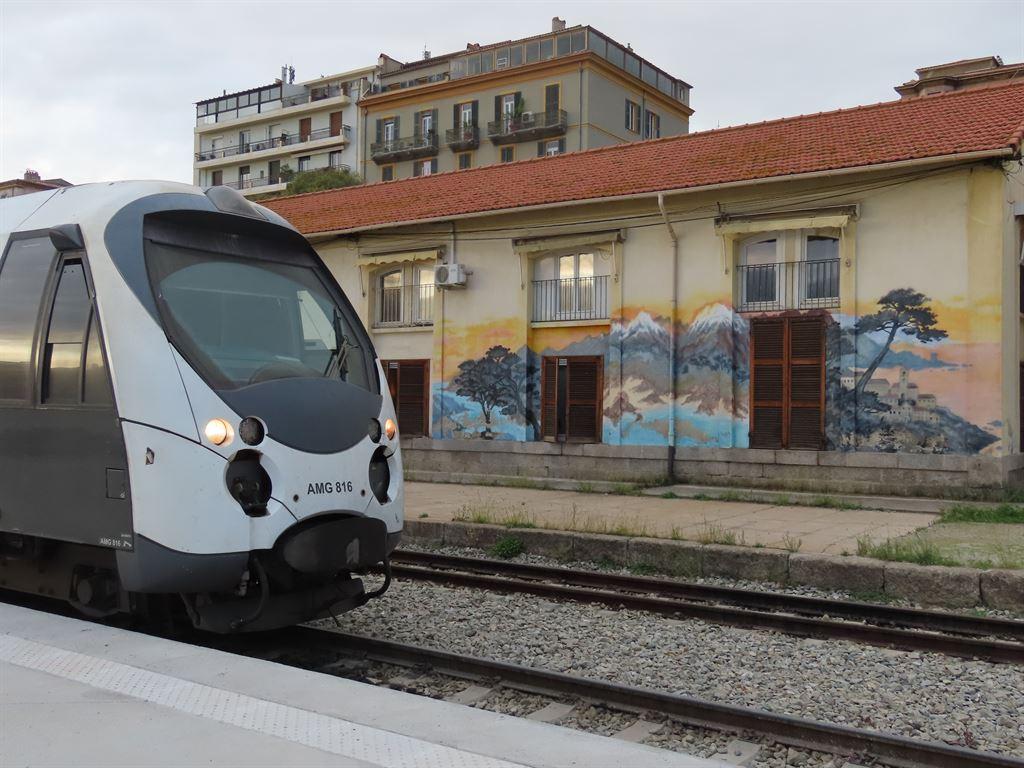 train&mural
