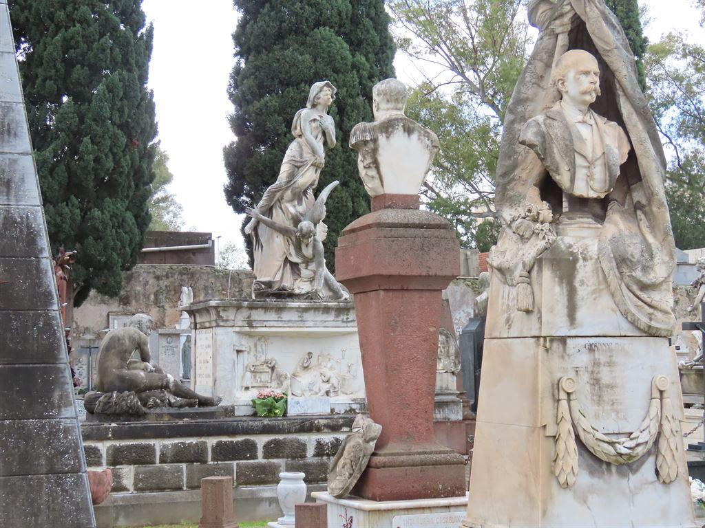 tomb2