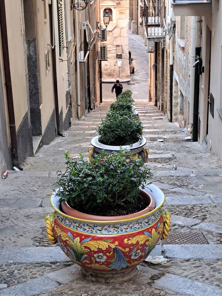 pots