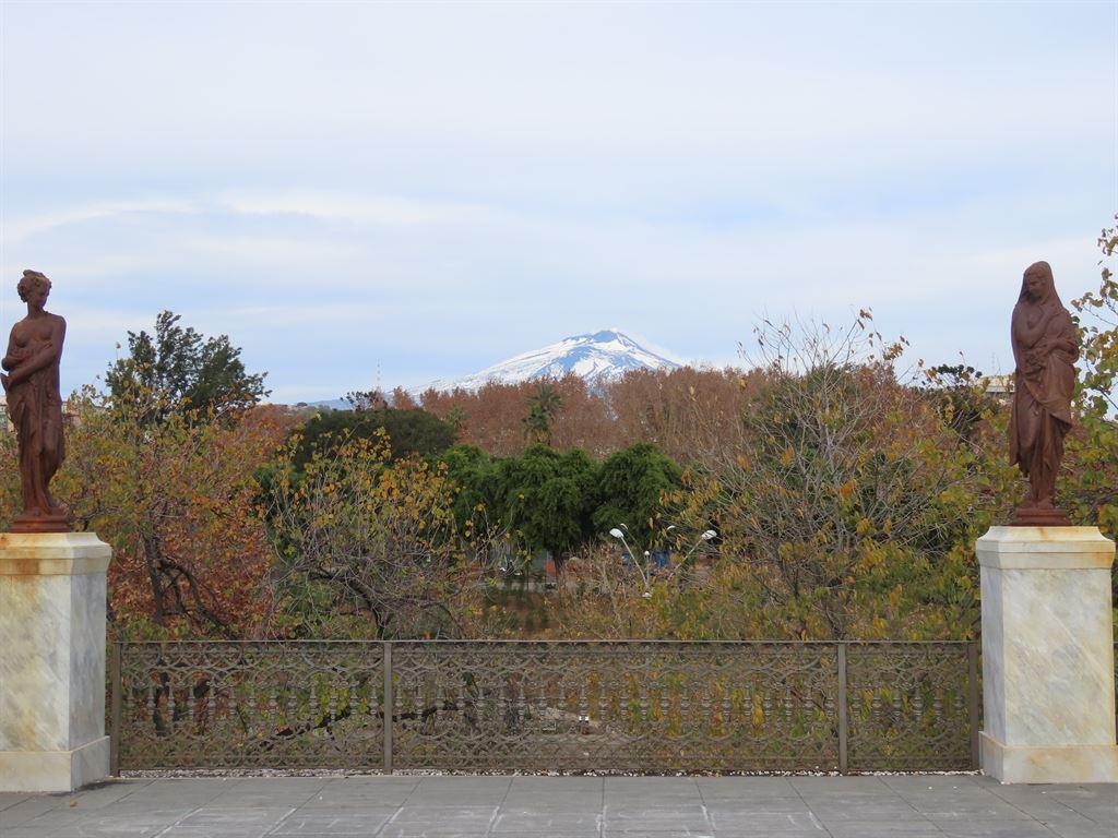 statues&etna
