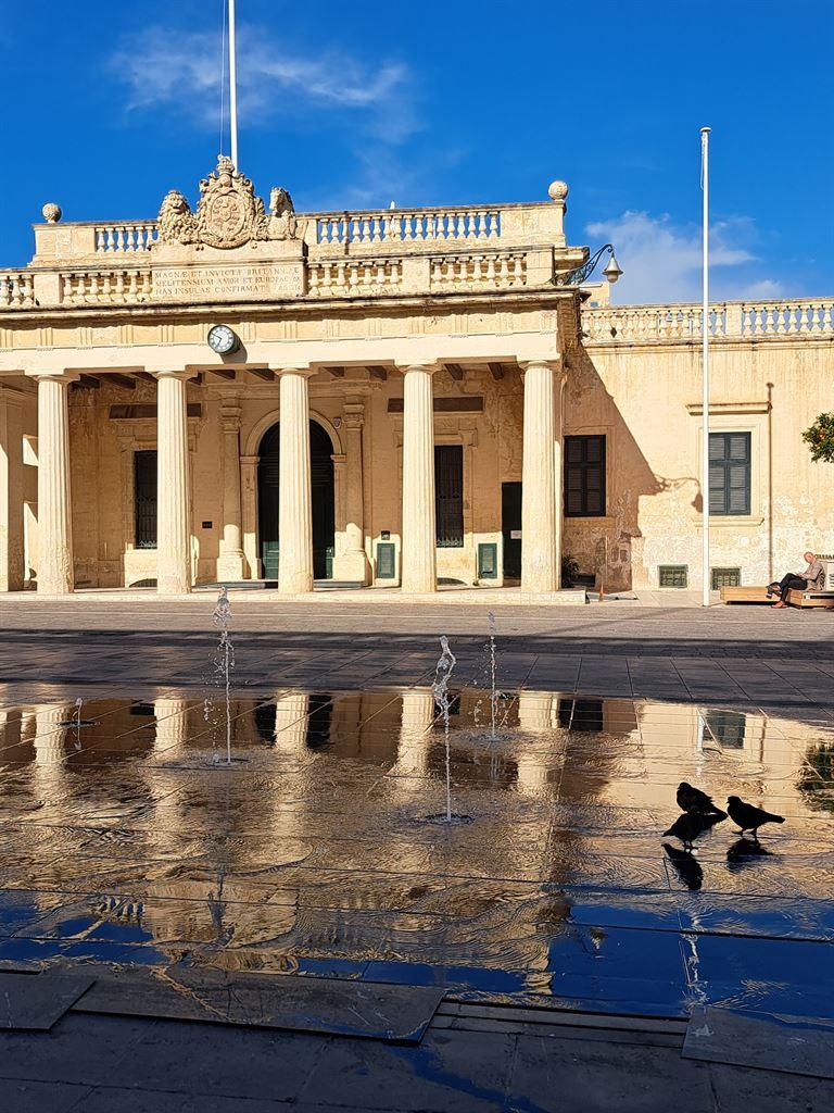 colonnade