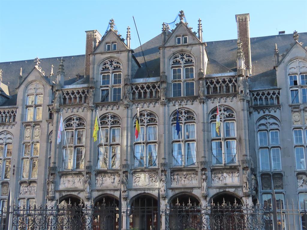 townhall2