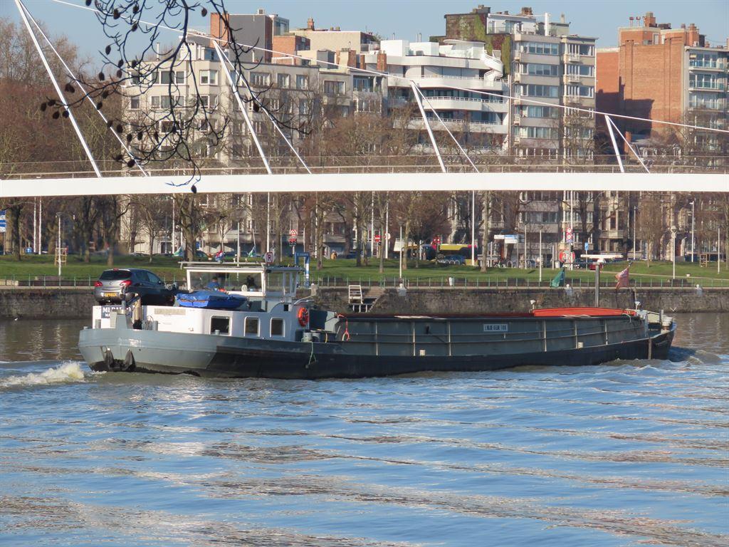 barge2