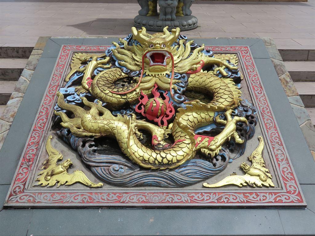 entrancedragon
