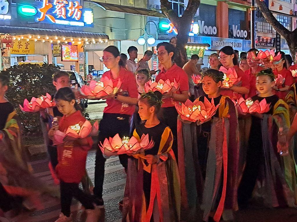 lanterns1
