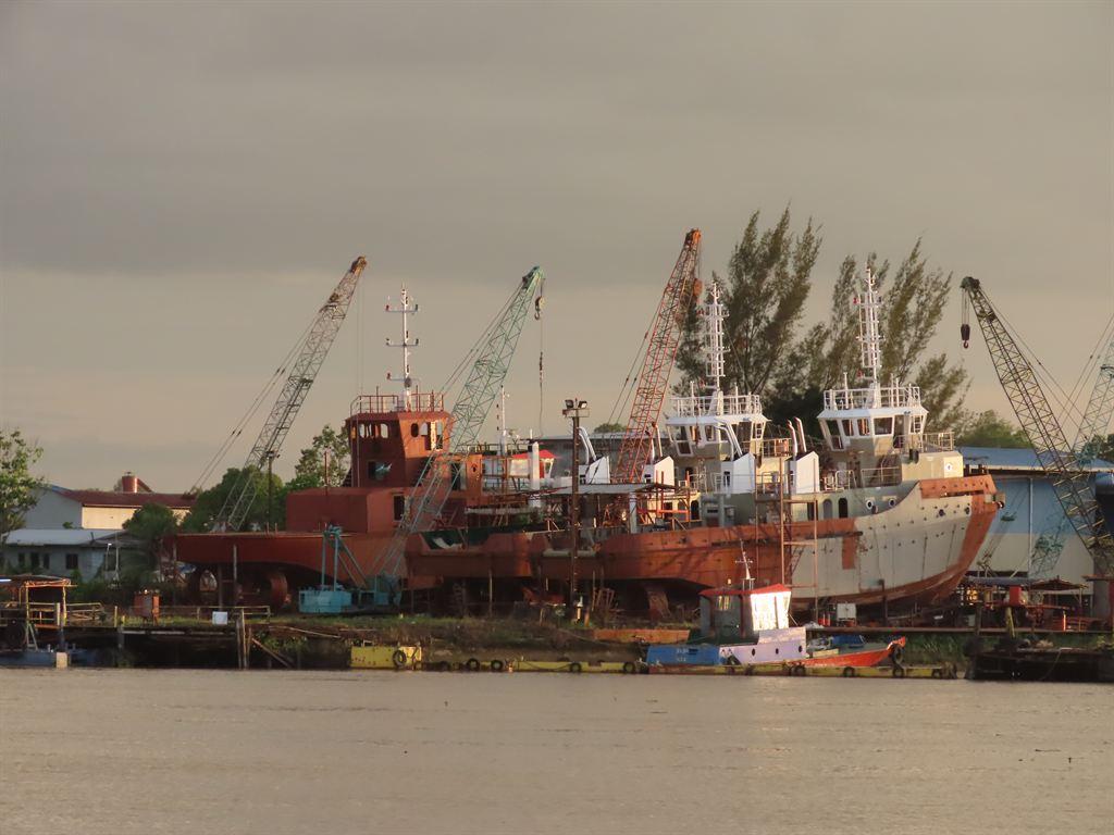boats&cranes