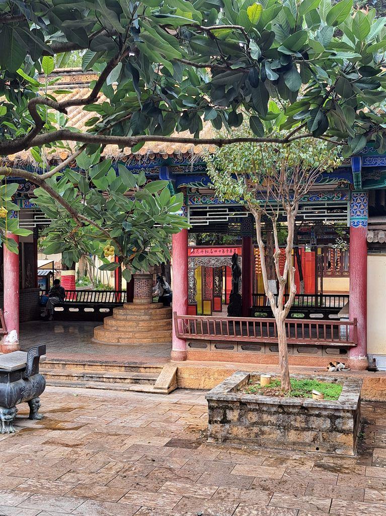 courtyard3