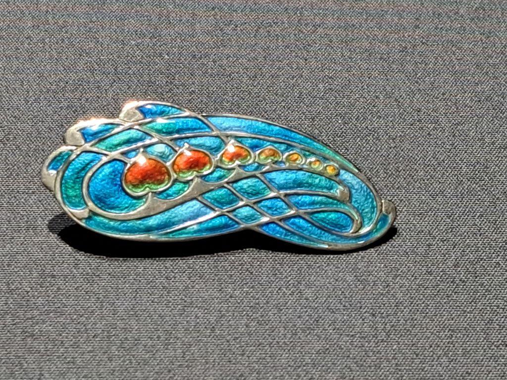 brooch