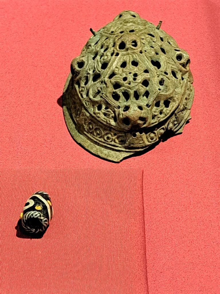 hangerokbrooch