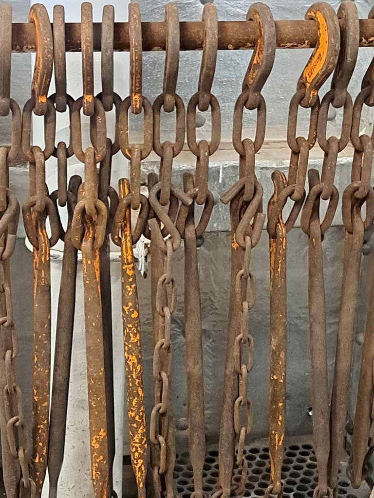 chains